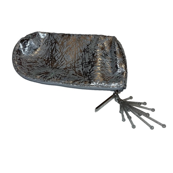 MAC Cosmetics silver metallic makeup bag NWOT - Picture 2 of 9